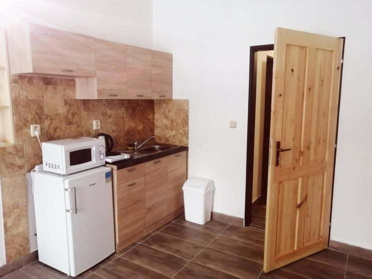Penzion U Trojice Cervena Voda Exterior photo